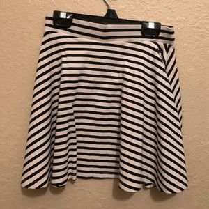 BLACK & WHITE STRIPED CHEERLEADER SKIRT/ XS